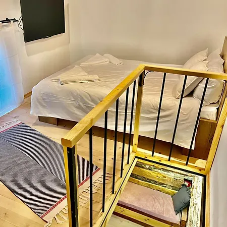 Chalet Balloon Boutique House, Centre *