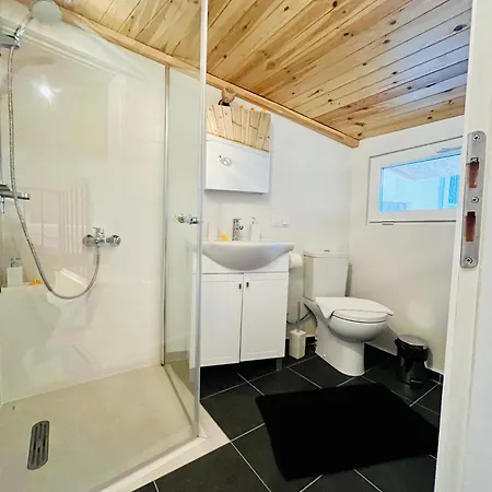 Chalet Balloon Boutique House, Centre *